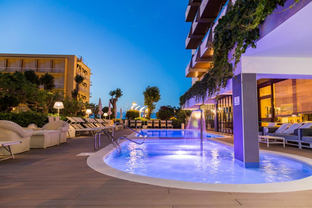 Hotel Alexander Gabicce Mare Kültér fotó
