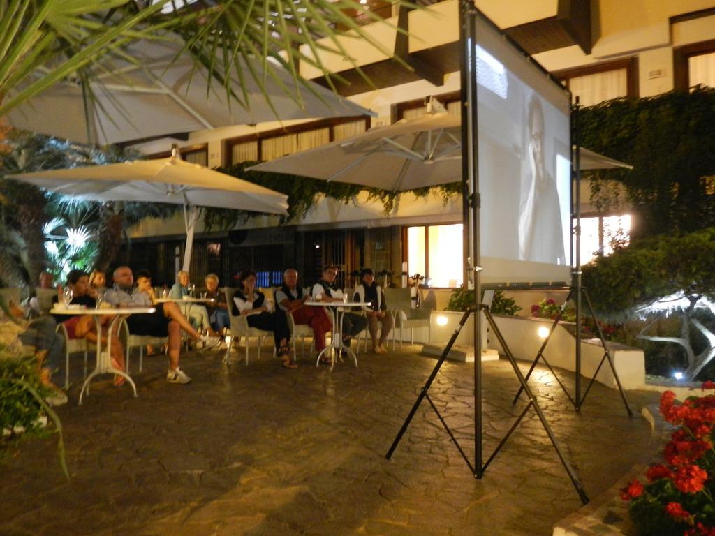 Hotel Alexander Gabicce Mare Kültér fotó