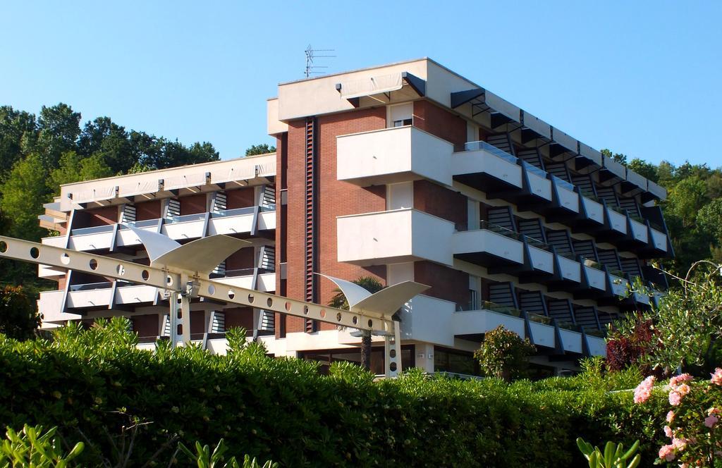 Hotel Alexander Gabicce Mare Kültér fotó