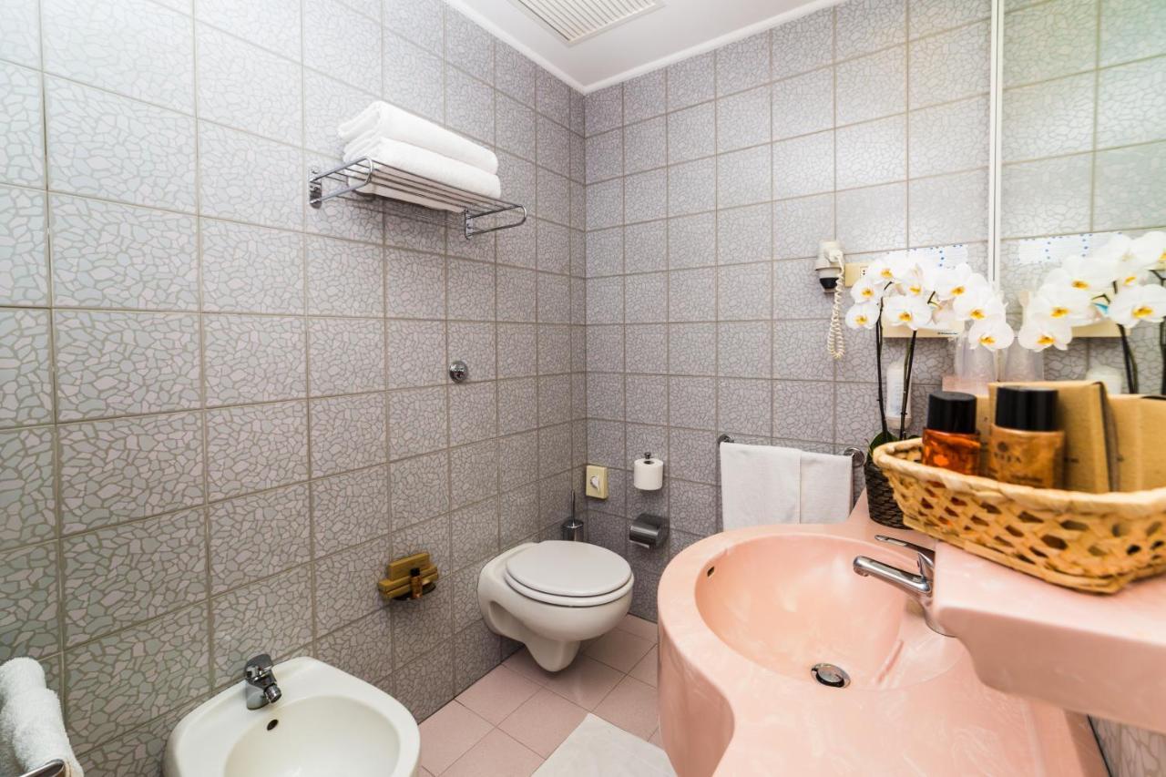 Hotel Alexander Gabicce Mare Kültér fotó