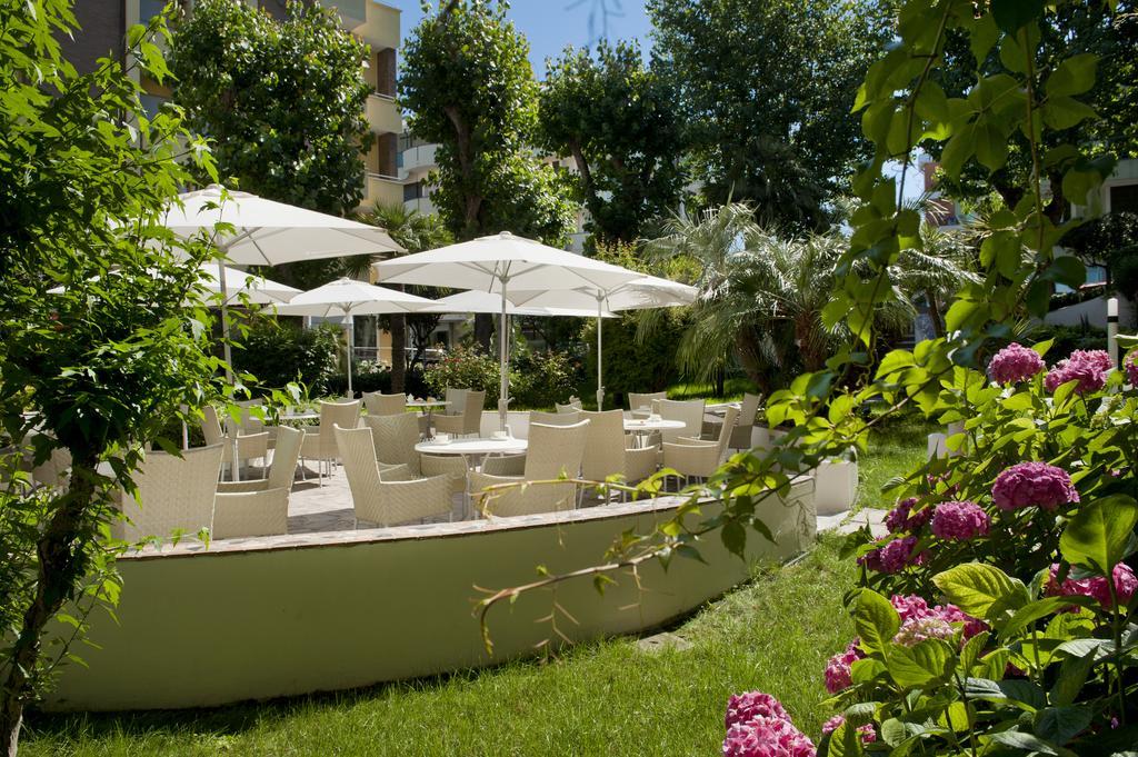Hotel Alexander Gabicce Mare Kültér fotó